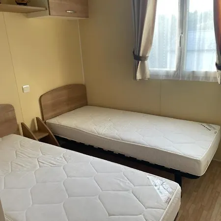 Mobil Parfait Etat Sur Camping *