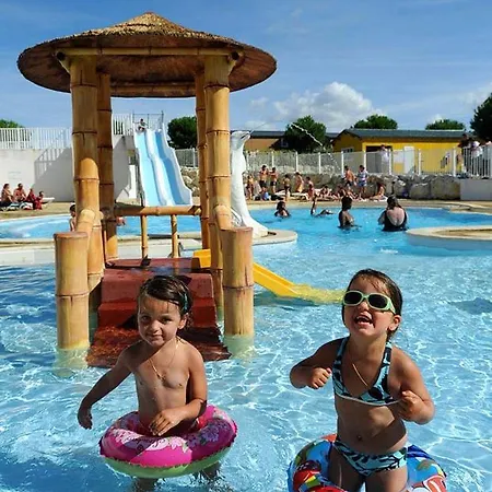 Mobil Parfait Etat Sur Camping * Arvert